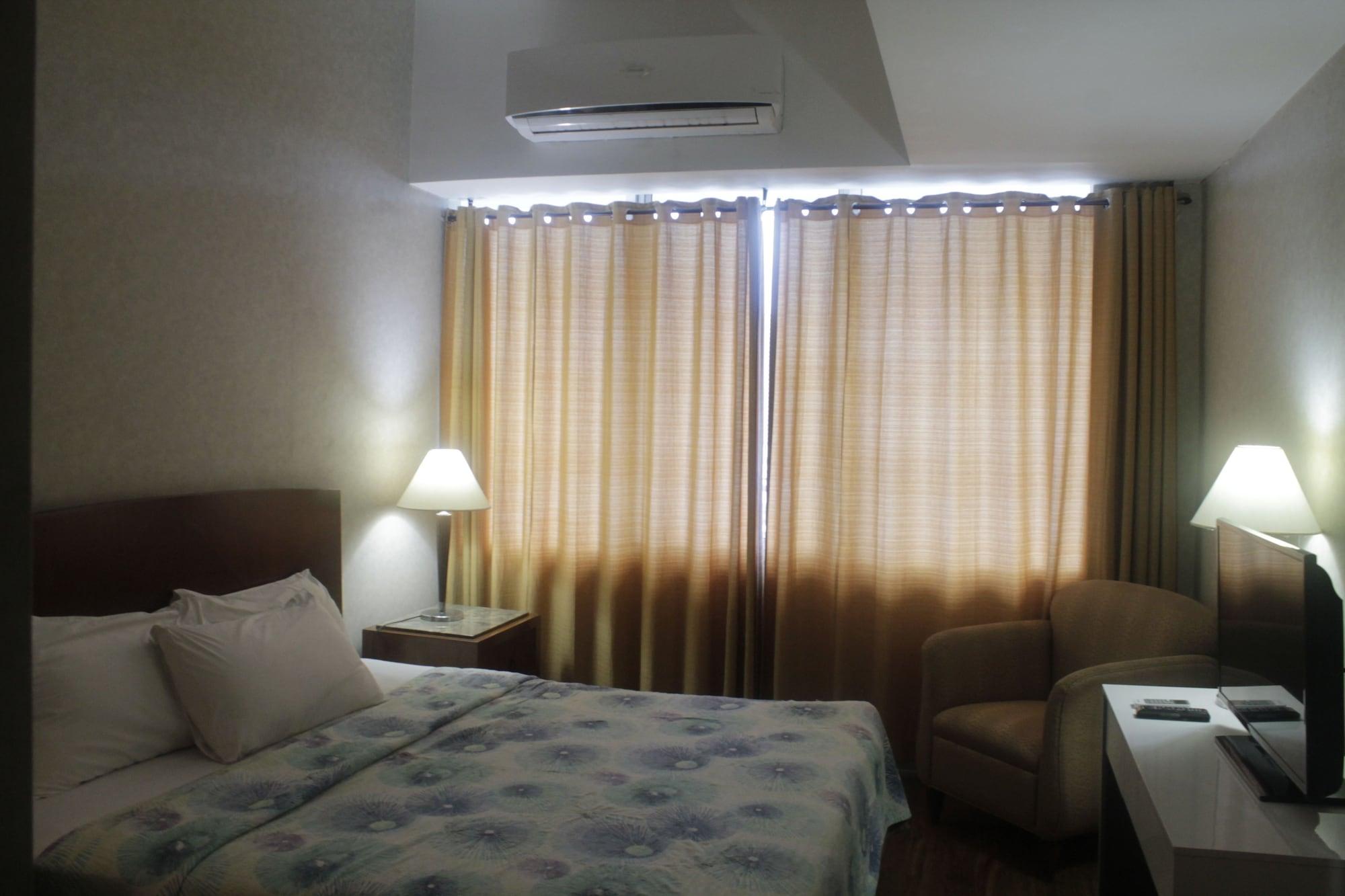 Pearl Manila Hotel Экстерьер фото