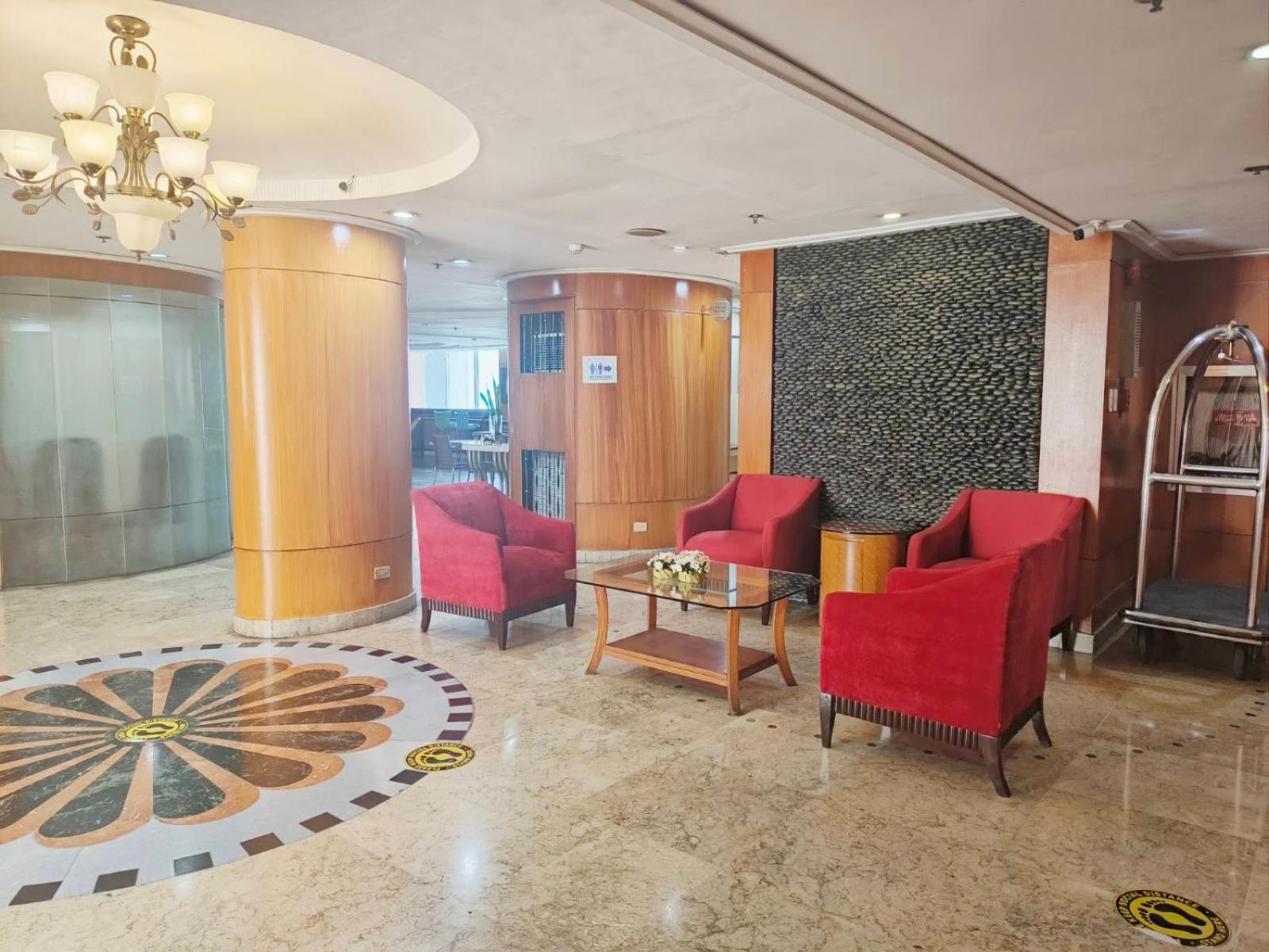 Pearl Manila Hotel Экстерьер фото